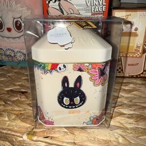 GODIVA x POP MART LABUBU Milk Chocolate Tin with Nuts – International Exclusive